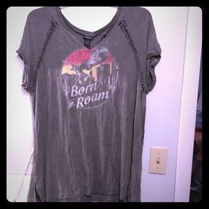 Torrid BORN TO ROAM Lazer cut graphic tee! Sz 1